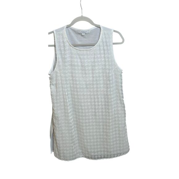 Women’s white Foxcroft sleeveless tunic. Size medium. - Picture 1 of 8